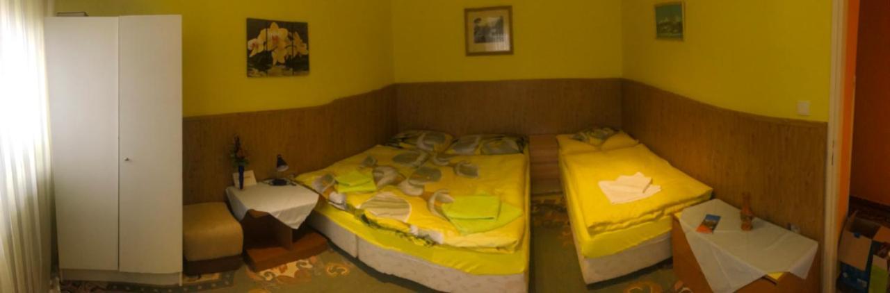 Апартаменти Housing Hella Нова Лесна Екстер'єр фото