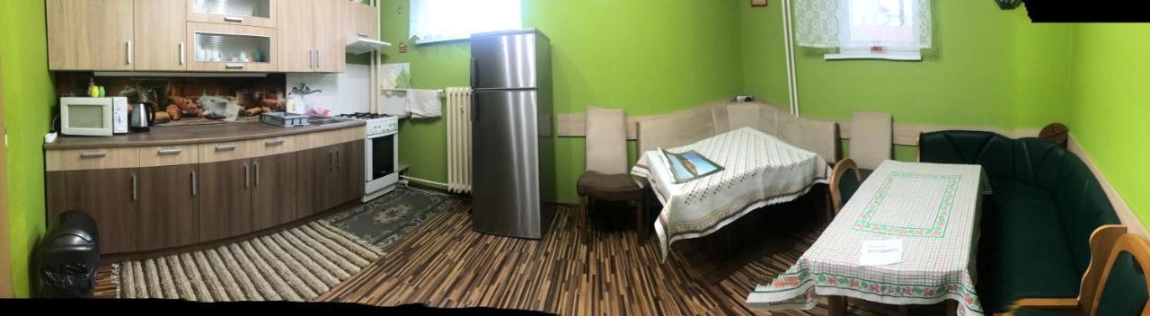 Апартаменти Housing Hella Нова Лесна Екстер'єр фото
