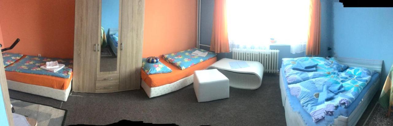 Апартаменти Housing Hella Нова Лесна Екстер'єр фото